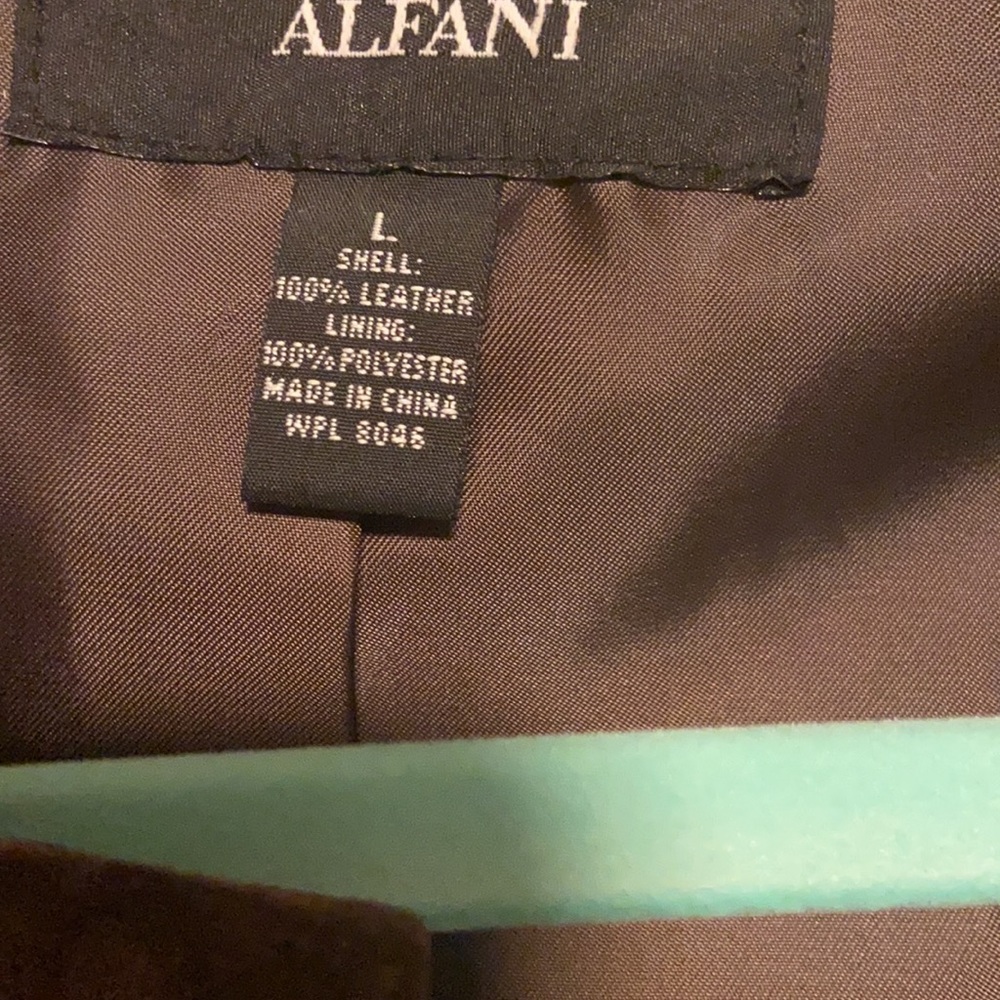 Alfani 100% leather jacket in brown. - Picture 4 of 5